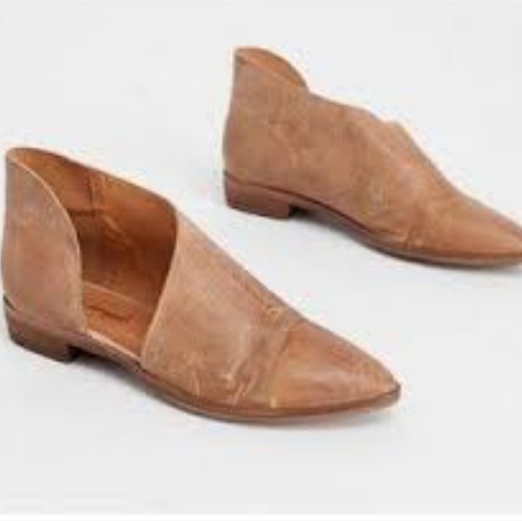 Free People Women Royale Cut Out Ankle Leather Point Toe Shoes Boots Sz 37.5/7 - Picture 1 of 14